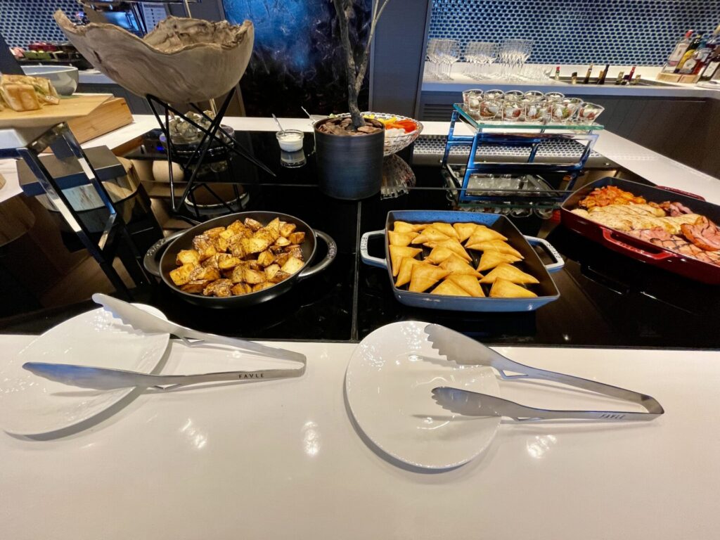 ヒルトン広島 ラウンジ イブニングカクテル パイ