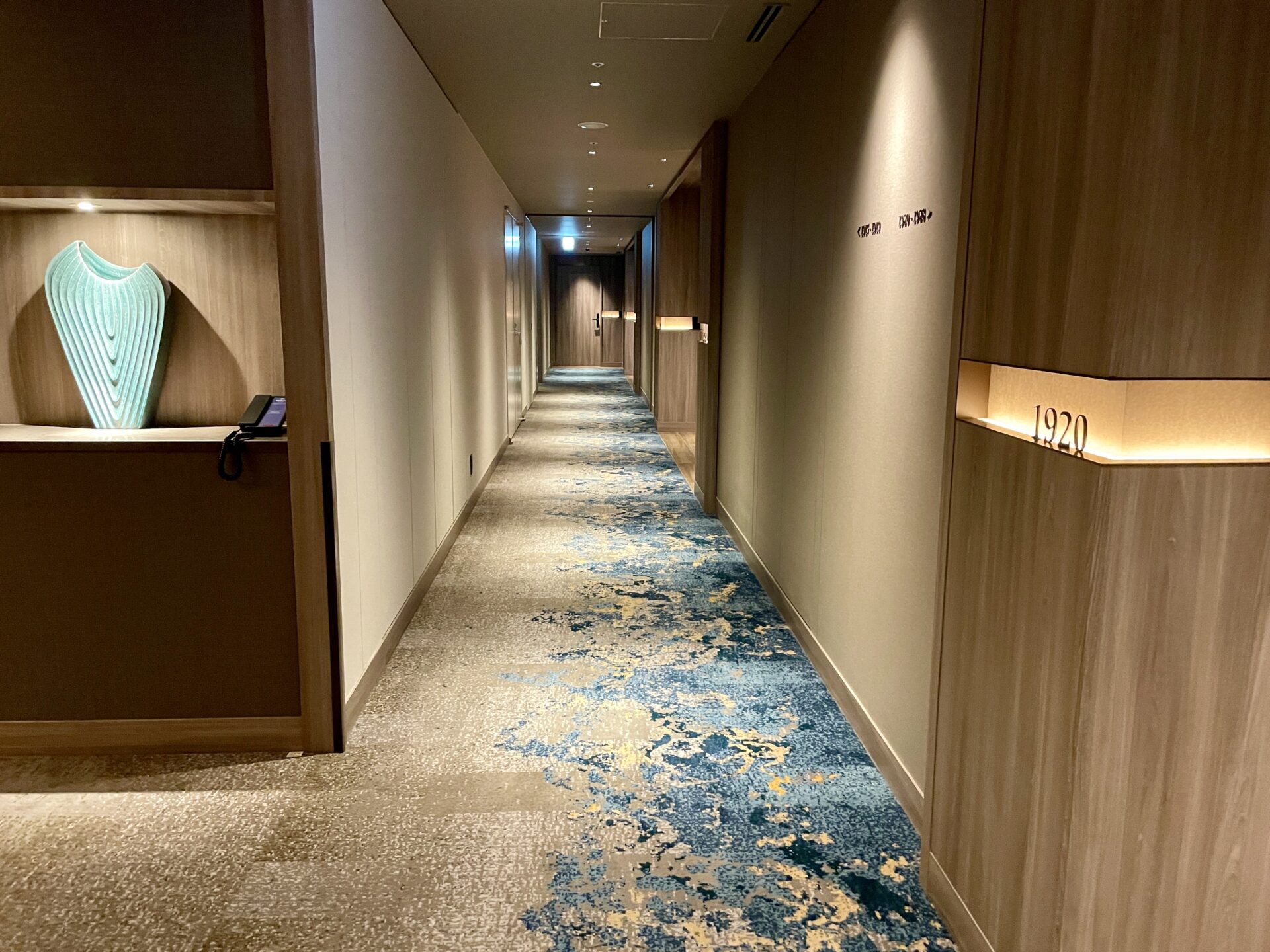 ヒルトン広島 客室フロアの廊下
