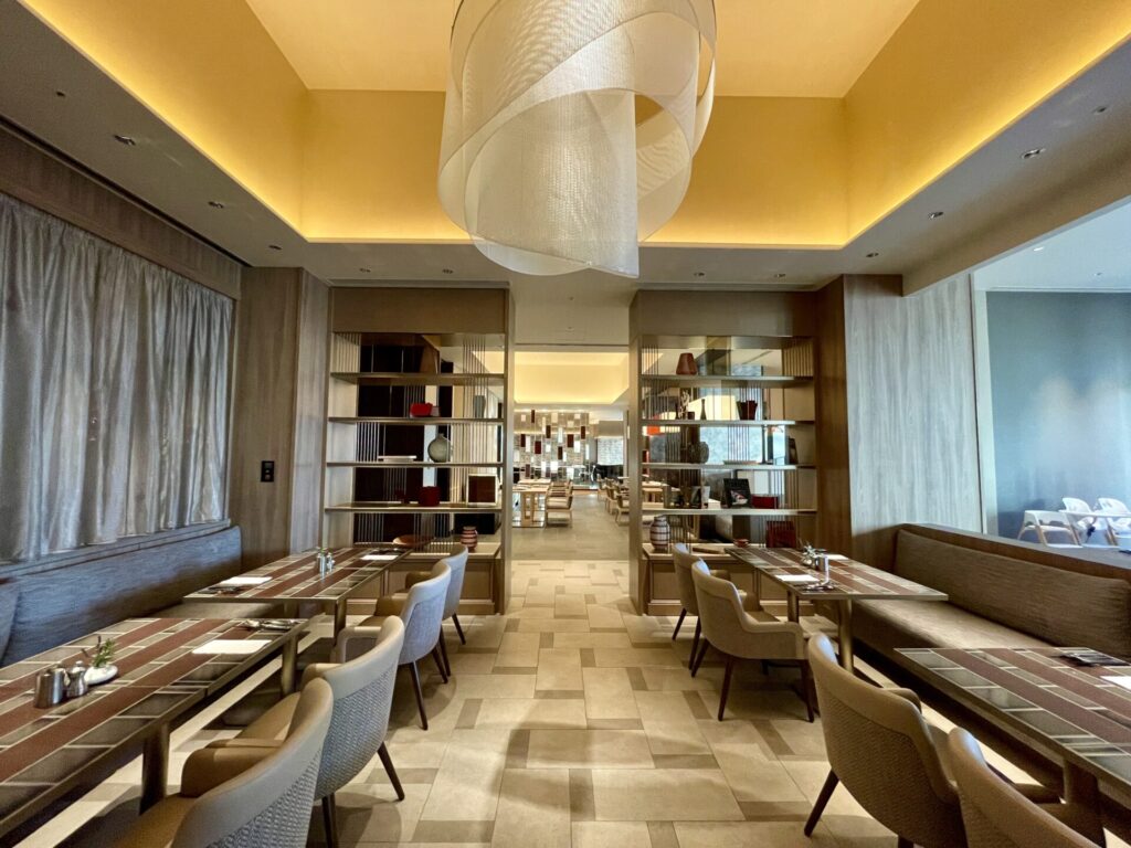 ヒルトン広島 オールデイダイニング「モザイク」テーブル席