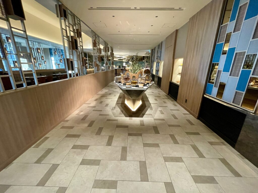 ヒルトン広島 モザイク 朝食 ブッフェ台