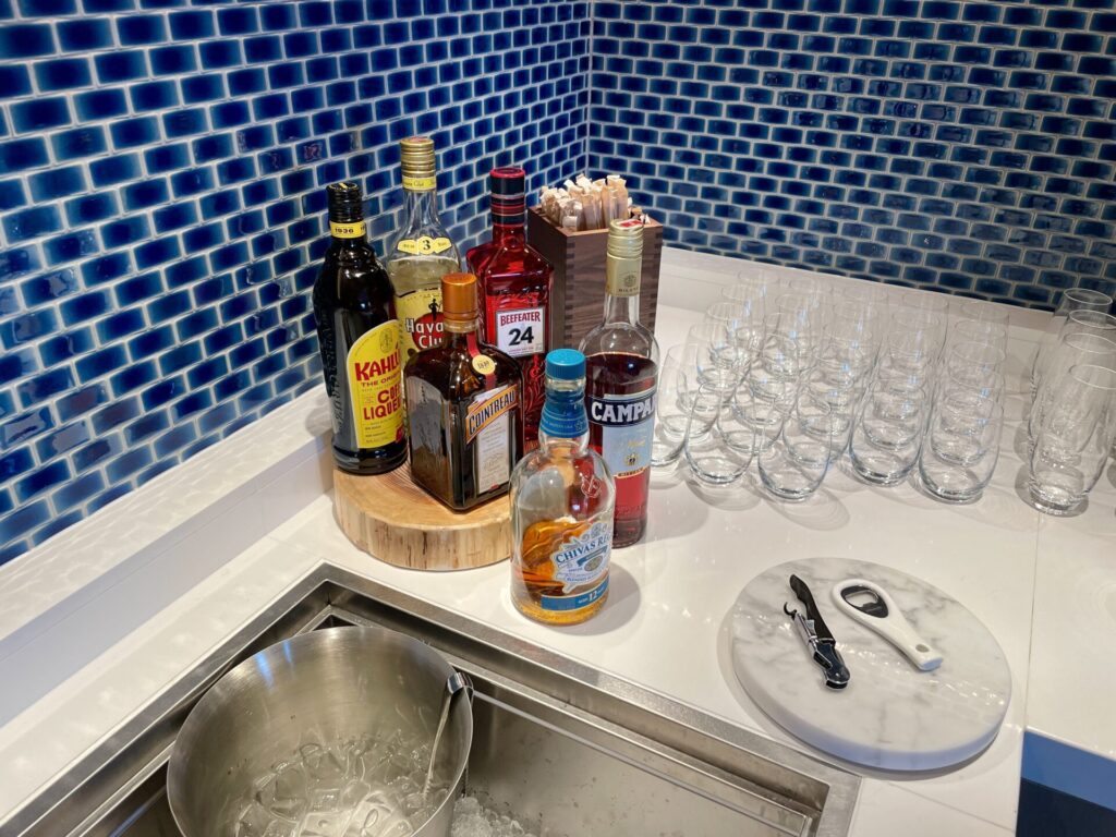 ヒルトン広島 ラウンジ イブニングカクテル アルコール