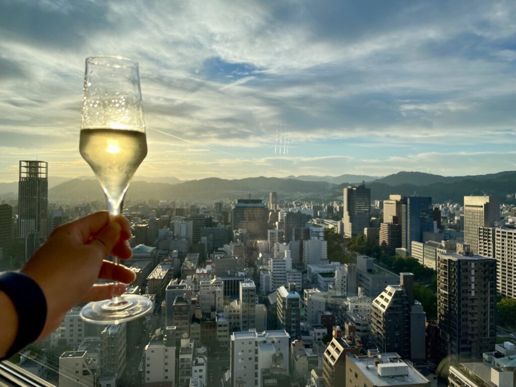 ヒルトン広島 ラウンジ 眺望とお酒
