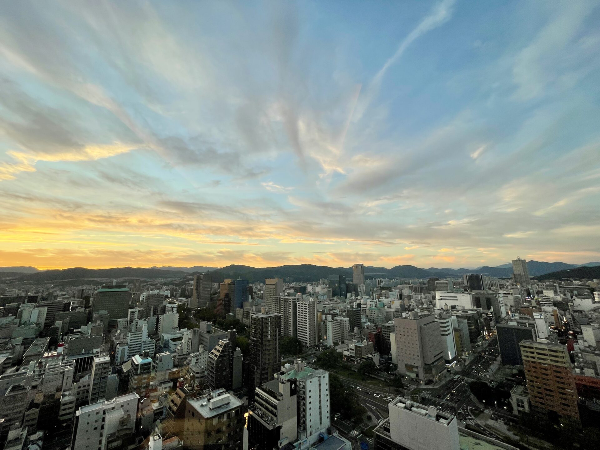 ヒルトン広島 ラウンジ 夕景の眺望