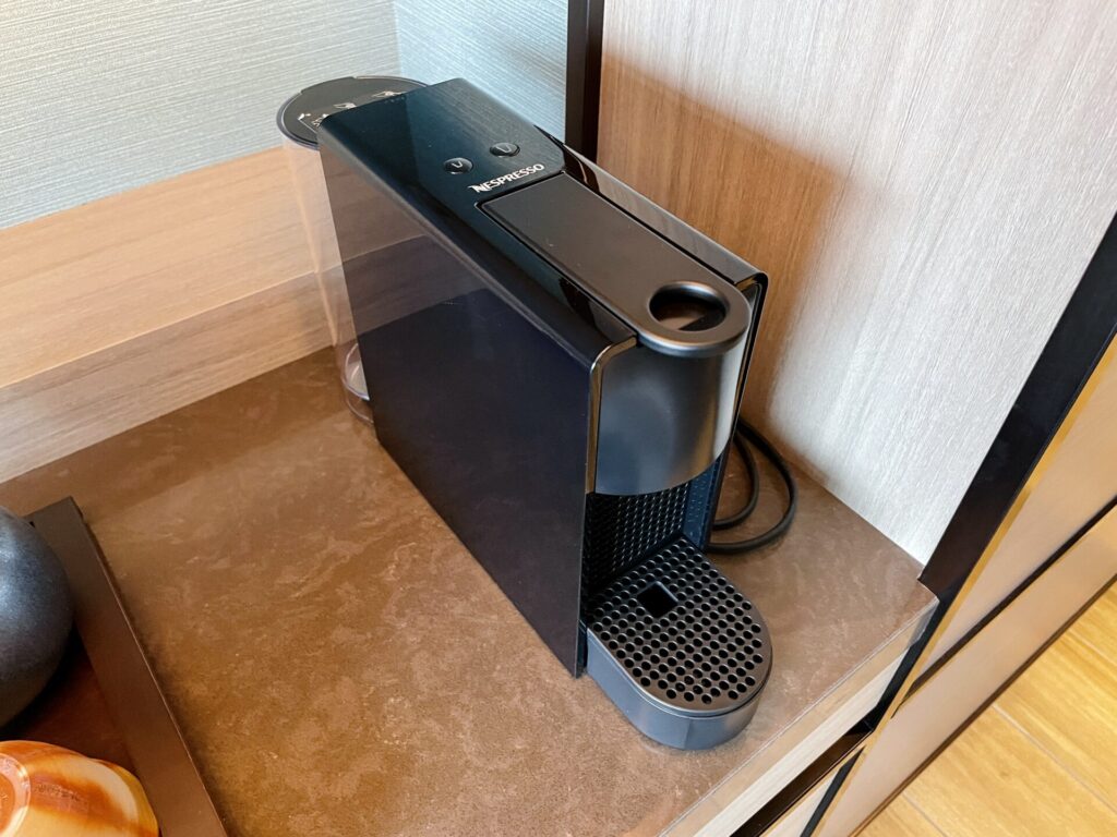 「ヒルトン広島」エグゼクティブルーム コーヒーマシンはネスプレッソ