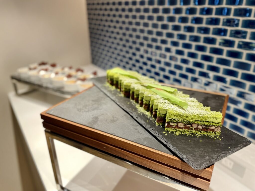 「ヒルトン広島」エグゼクティブラウンジ イブニングカクテル スイーツ(デザート)