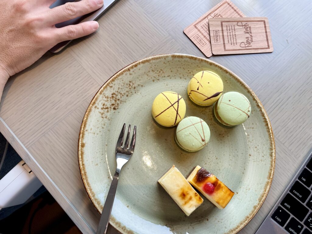 「ヒルトン広島」エグゼクティブラウンジ アフタヌーンティーのスイーツ