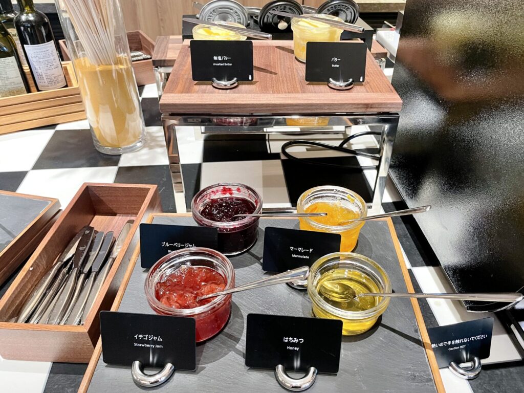 「ヒルトン広島」朝食ビュッフェ パンコーナーのジャム類