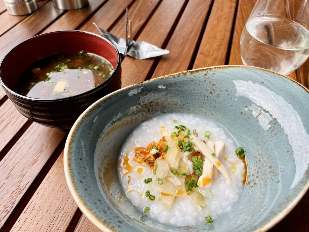 「ヒルトン広島」朝食ビュッフェ モザイク 中華粥