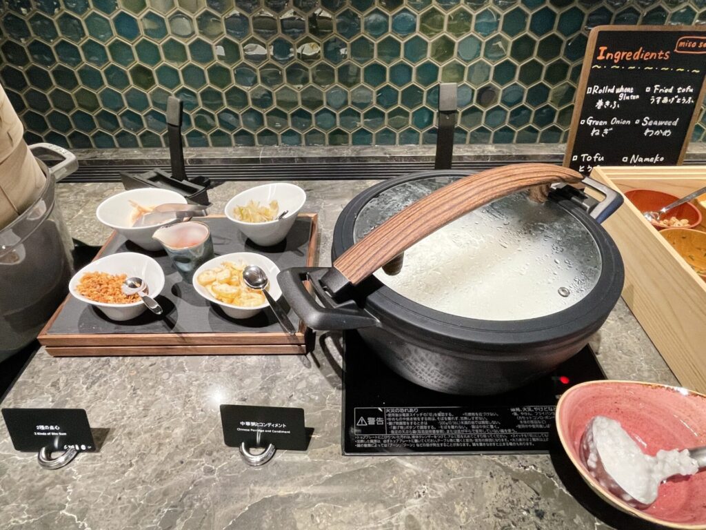 「ヒルトン広島」朝食ビュッフェ 中華コーナー 中華粥