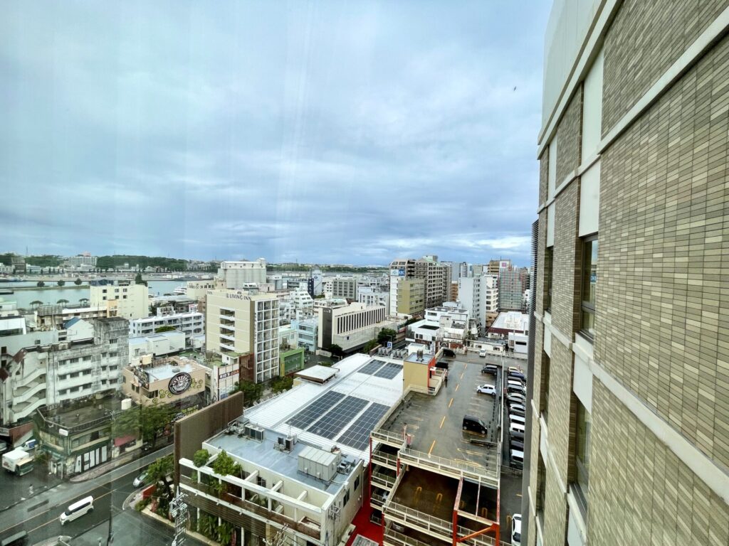 「ダブルツリーbyヒルトン那覇」プレミアムルーム ツイン 那覇空港ビュー 眺望