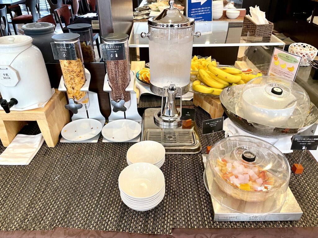 ダブルツリーヒルトン那覇 朝食 シリアル