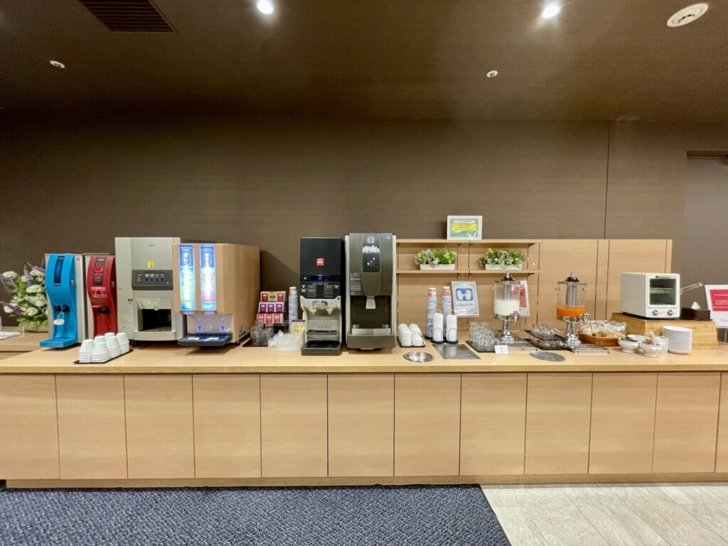ドーミーイン後楽園 朝食会場 ドリンクコーナー