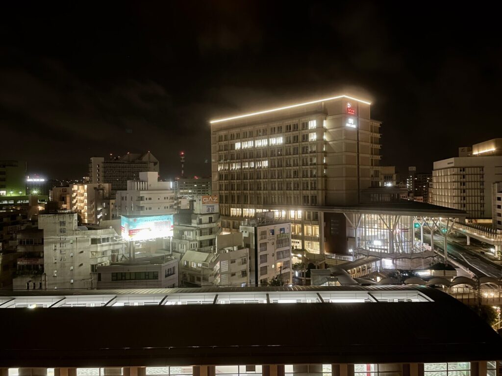 ダブルツリーbyヒルトン那覇 客室からの夜景