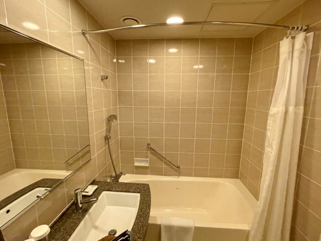 ダブルツリーbyヒルトン那覇 バスタブ