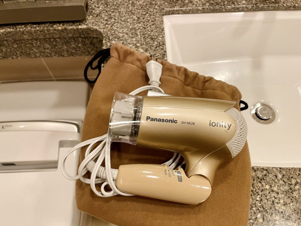 「ダブルツリーbyヒルトン那覇」プレミアムルーム ツイン ドライヤー