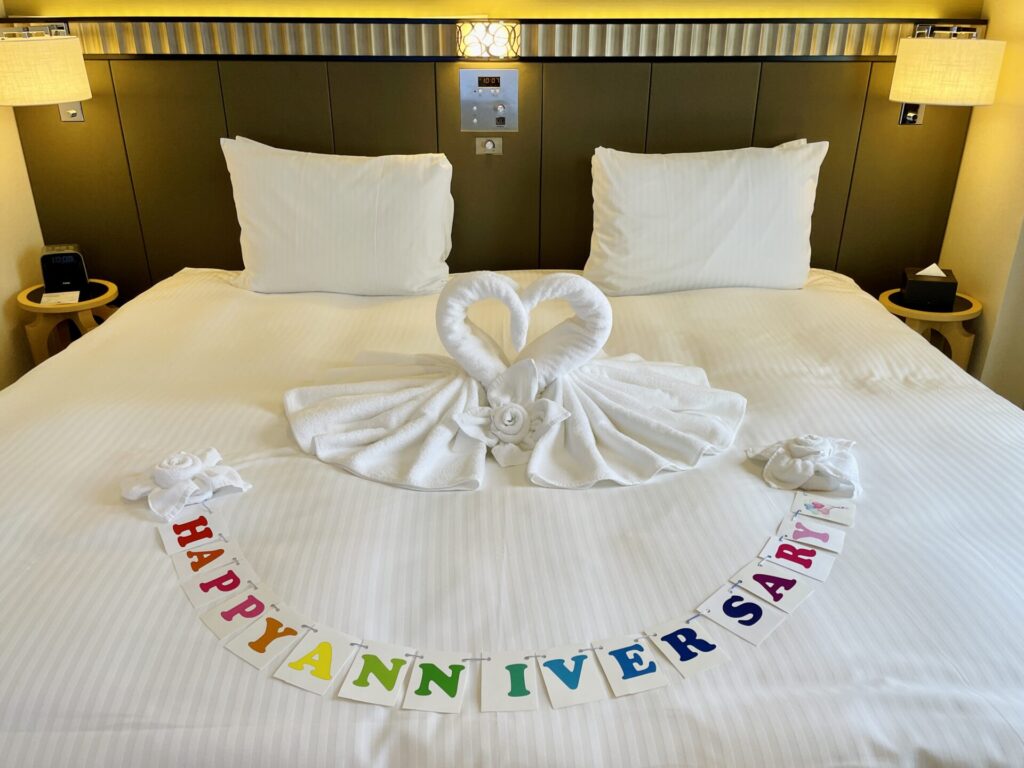 「ダブルツリーbyヒルトン那覇」結婚記念日の飾り付け