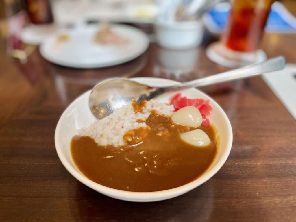 「ダブルツリーbyヒルトン那覇」朝食 黒糖カレー