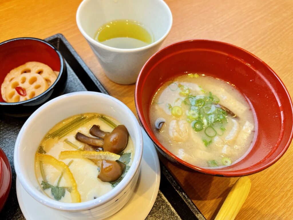 「ドーミーイン広島ANNEX」朝食 秋の茶碗蒸しときのこ汁