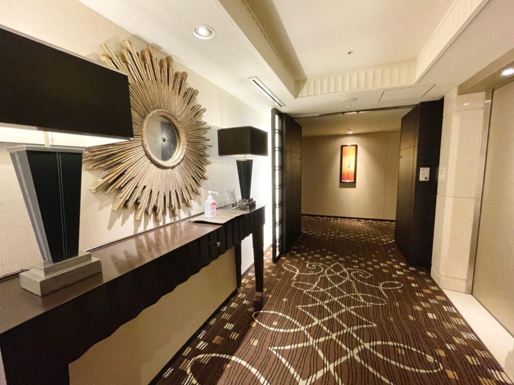 「ダブルツリーbyヒルトン那覇」客室階 エレベーターホール