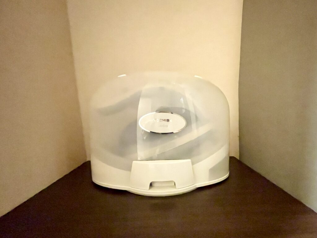 「ダブルツリーbyヒルトン那覇」ゲストルームキング アイロン