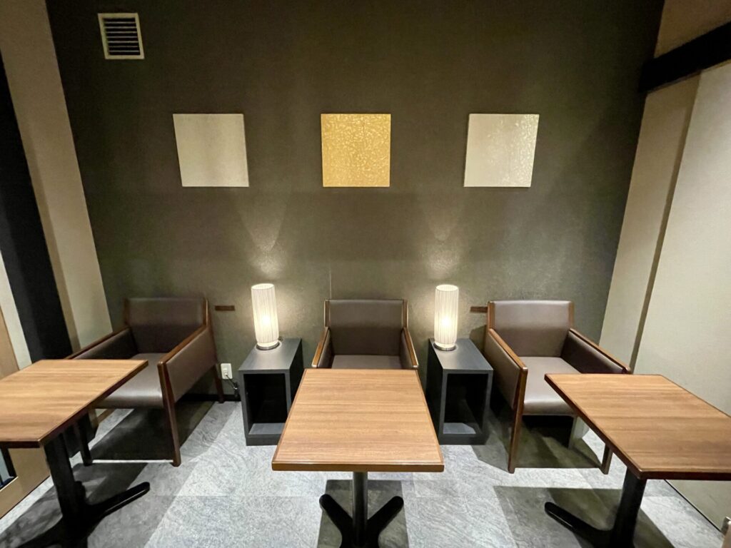 ドーミーイン秋葉原 レストランHatagoの1人用席