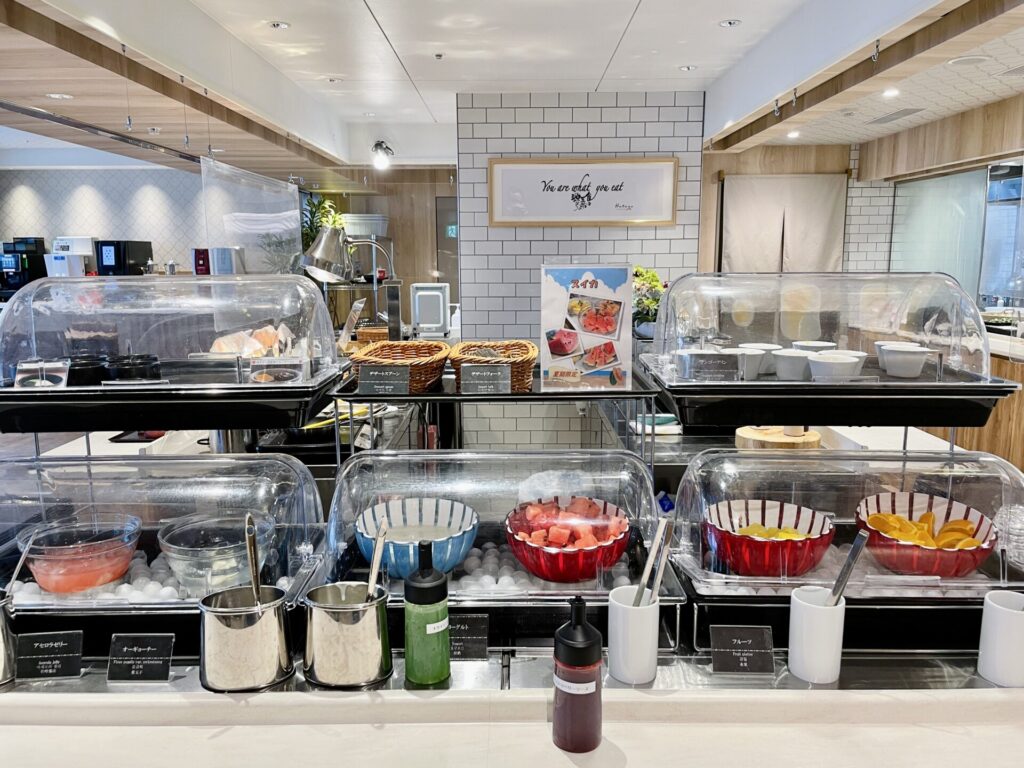 「ドーミーイン池袋」朝食 ビュッフェ台