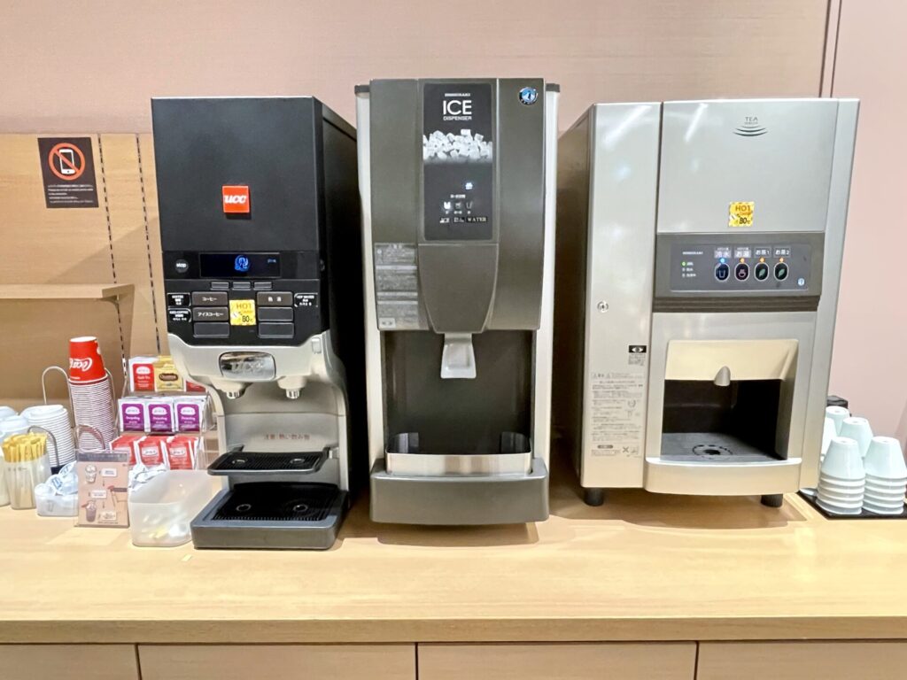「ドーミーイン後楽園」朝食 ドリンクコーナー