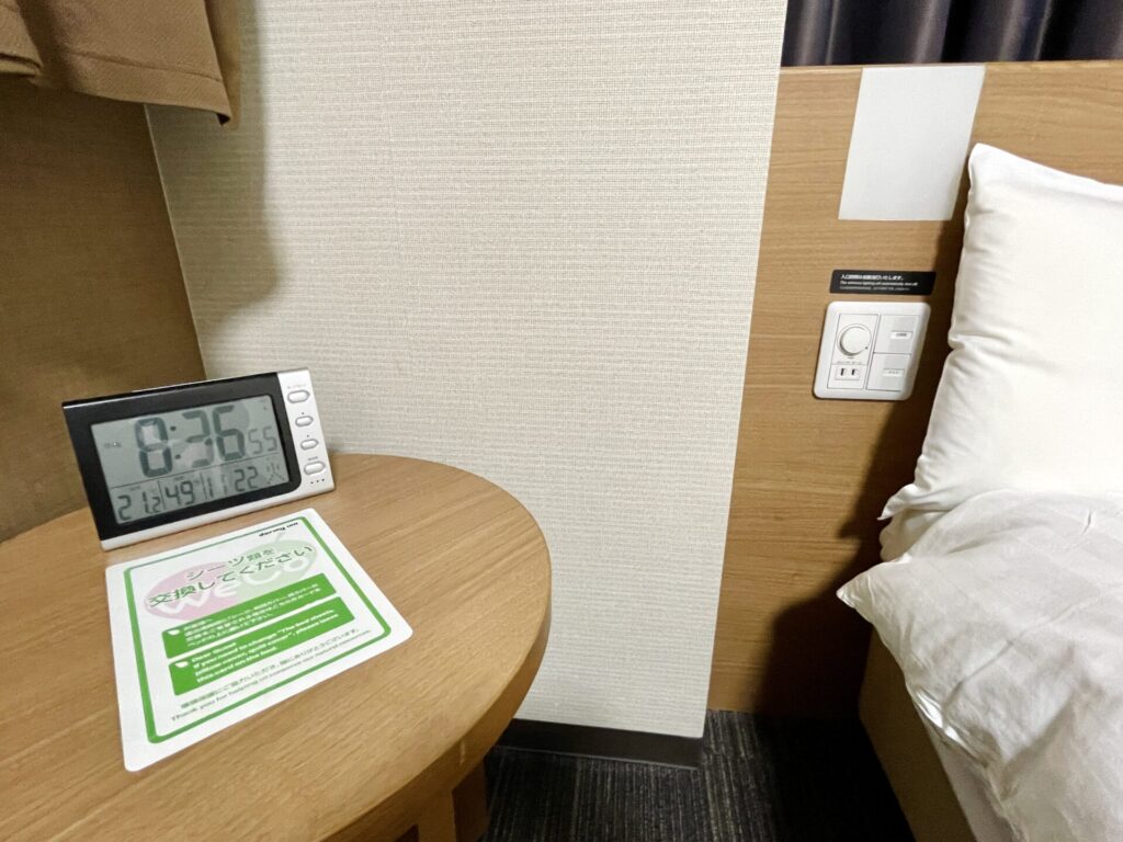 ドーミーイン秋葉原 ベッド周り