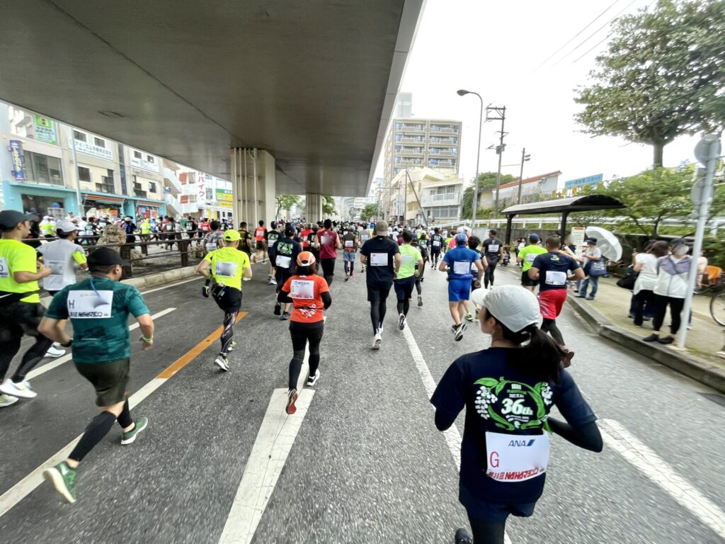NAHAマラソン 牧志駅通過