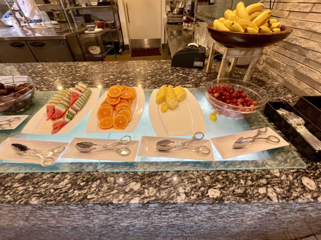 ヒルトン沖縄北谷リゾート 朝食 フルーツコーナー