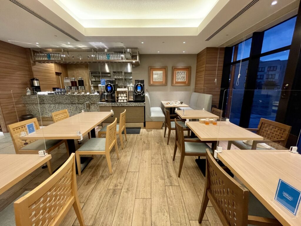 ヒルトン沖縄北谷リゾート 朝食 テーブル席