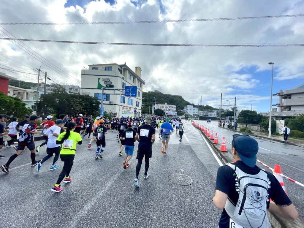 NAHAマラソン 真玉橋通過