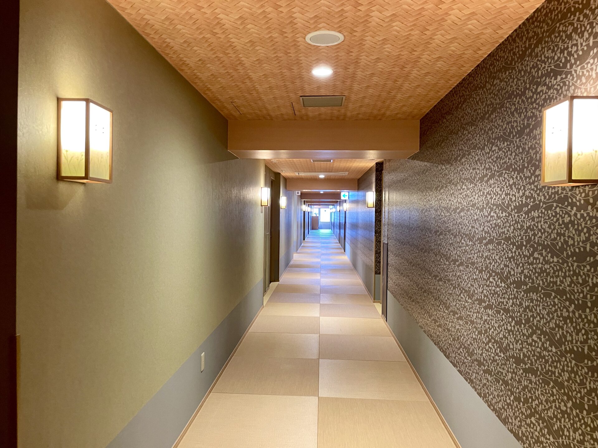 野乃富山 客室フロアの廊下