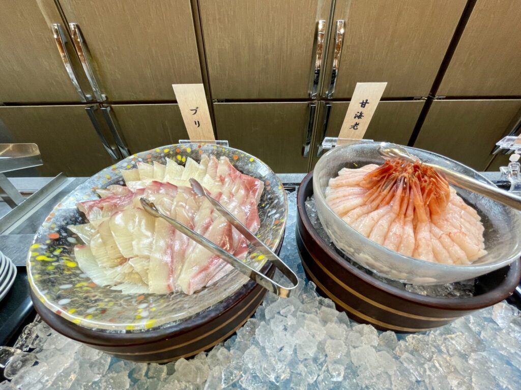 御宿野乃富山 朝食 ブリと甘エビ