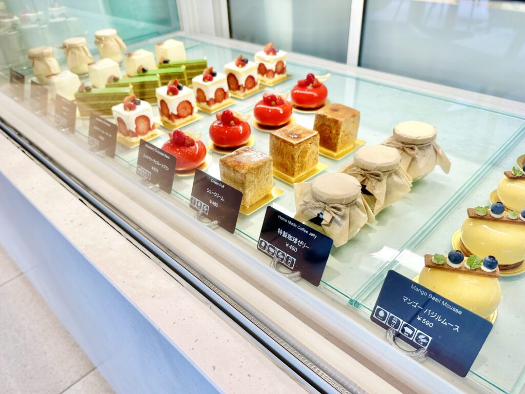 「ダブルツリー富山」デリのケーキ