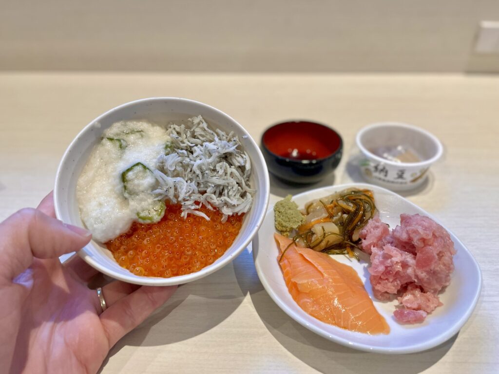 ドーミーイン川崎 朝食 朝食で食べたいくら乗せ放題海鮮丼