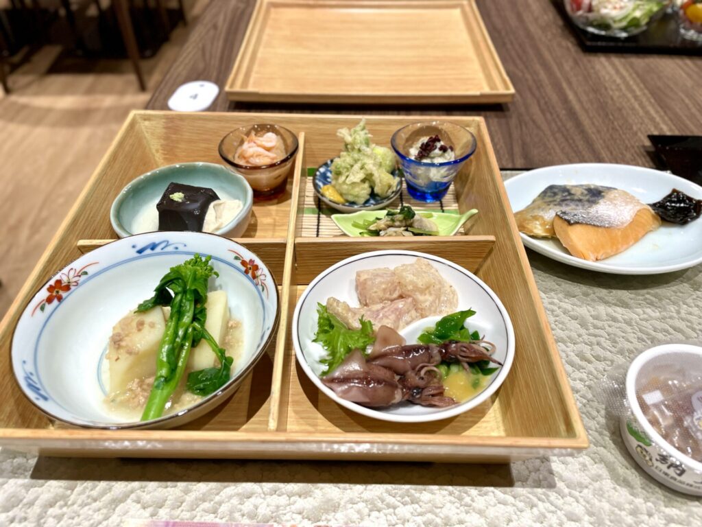 ドーミーインPREMIUM銀座 朝食 春の松花堂