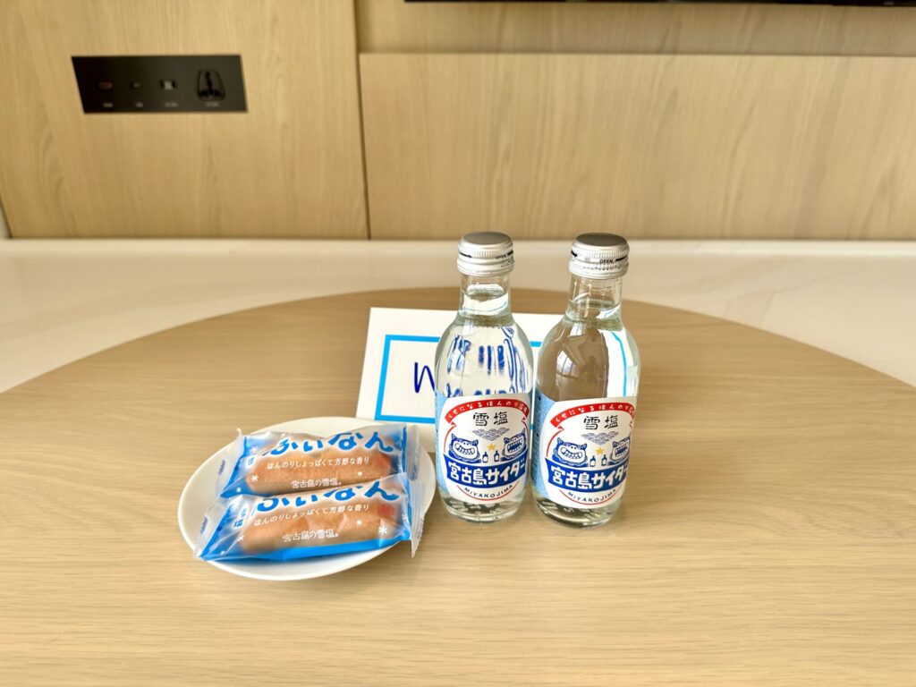 ヒルトン沖縄宮古島リゾート デラックスルーム ウェルカムドリンクとウェルカムスイーツ