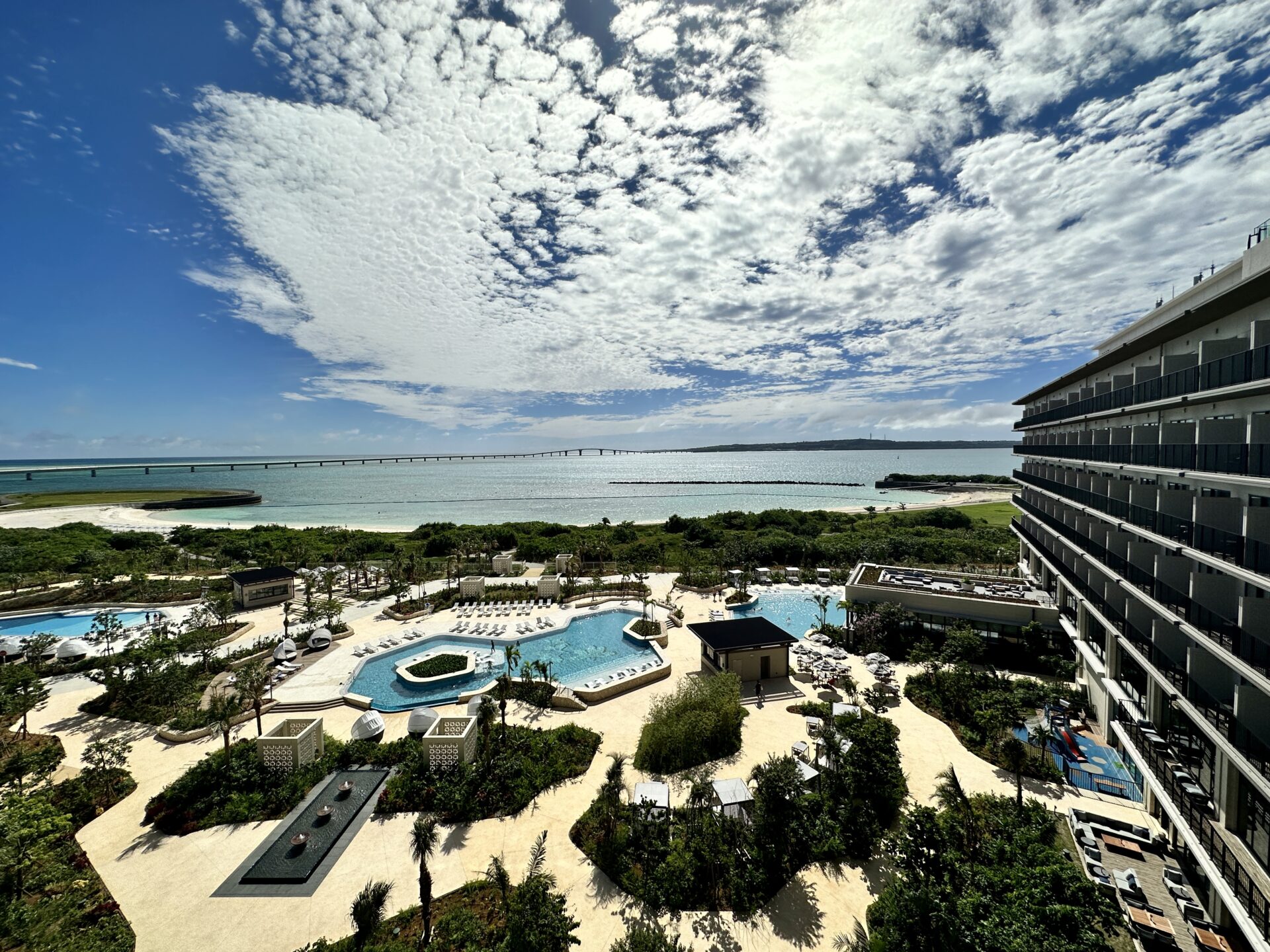 ヒルトン沖縄宮古島リゾート 客室から見た眺望 プールの様子