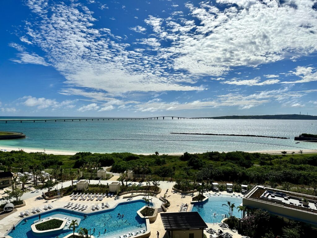 ヒルトン沖縄宮古島リゾート エグゼクティブラウンジ 眺望 伊良部大橋