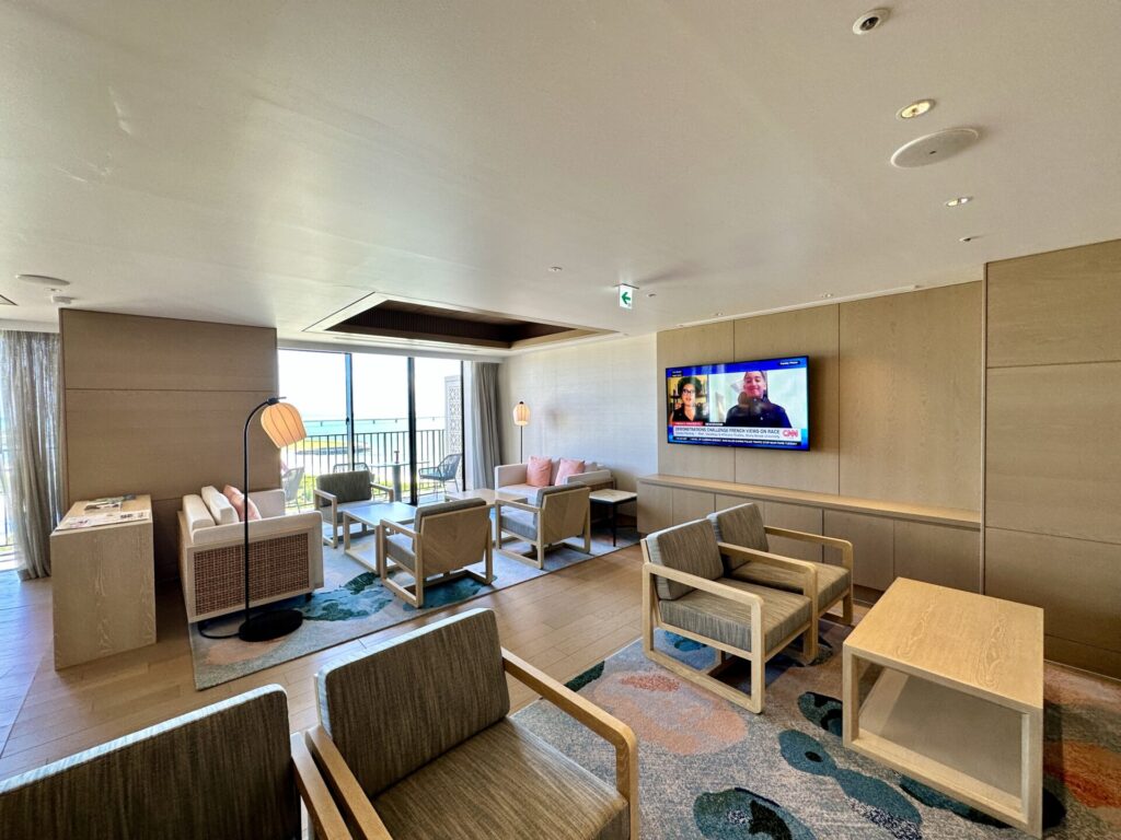 ヒルトン沖縄宮古島リゾート エグゼクティブラウンジ ソファ席