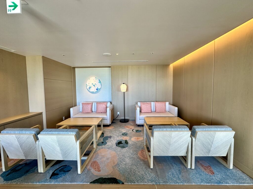 ヒルトン沖縄宮古島リゾート エグゼクティブラウンジ ソファ席