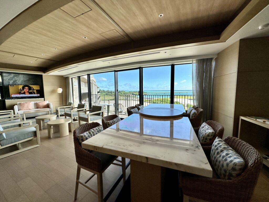 ヒルトン沖縄宮古島リゾート エグゼクティブラウンジ ハイチェア席