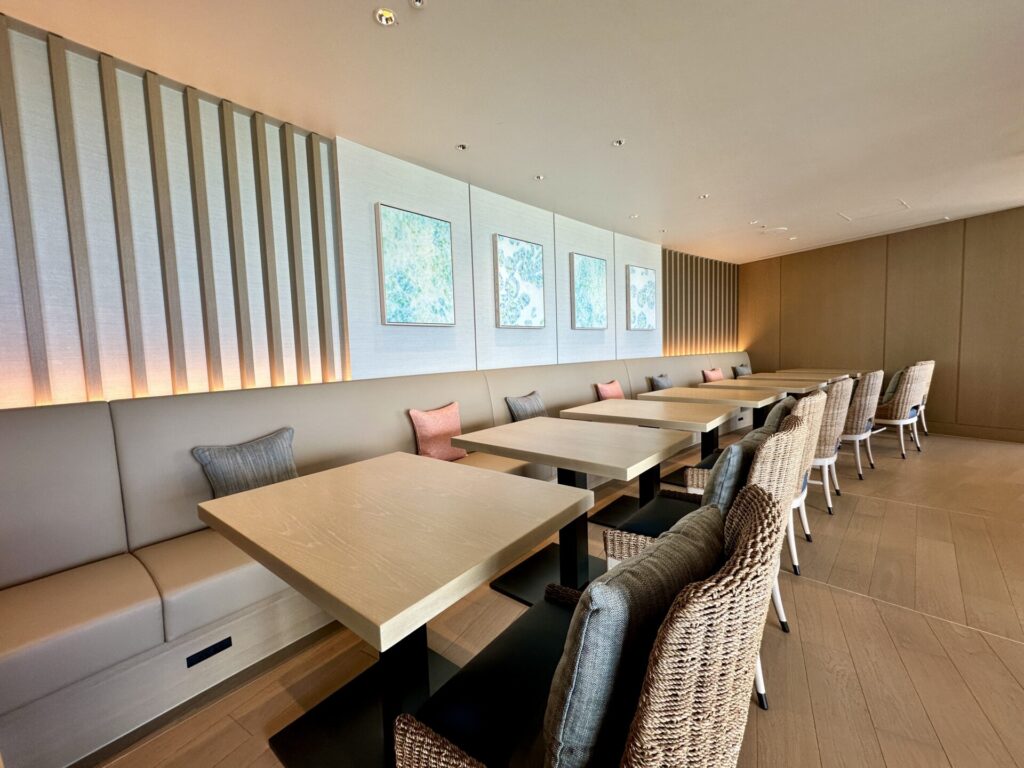 ヒルトン沖縄宮古島リゾート エグゼクティブラウンジ テーブル席