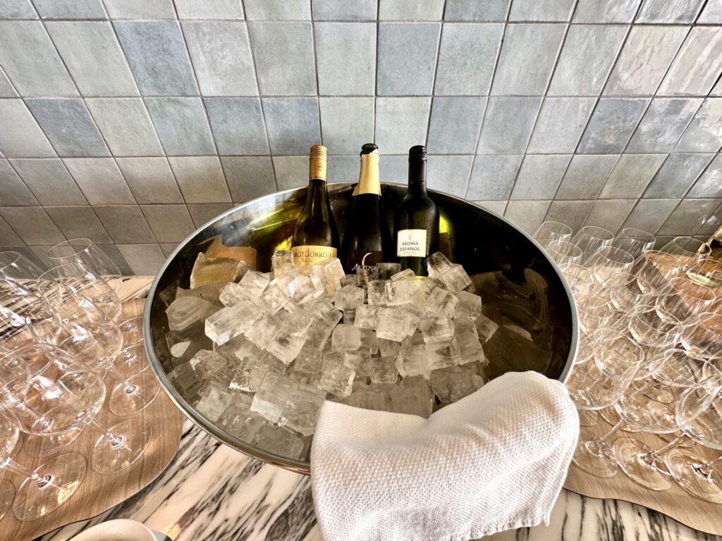 ヒルトン沖縄宮古島リゾート エグゼクティブラウンジ イブニングカクテル スパークリングワイン 白ワイン