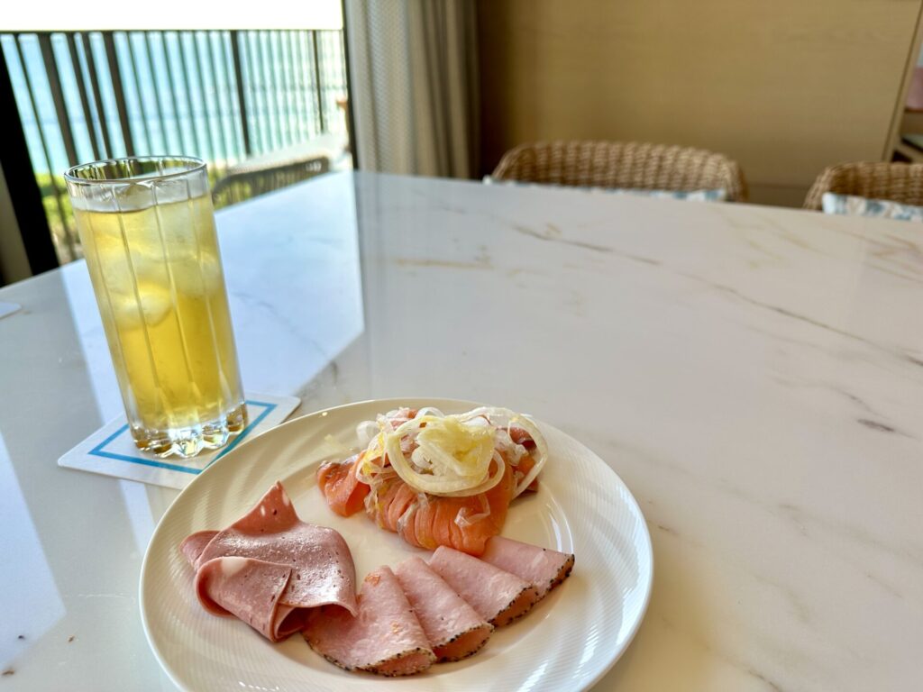 ヒルトン沖縄宮古島リゾート エグゼクティブラウンジ イブニングカクテルで食べたもの