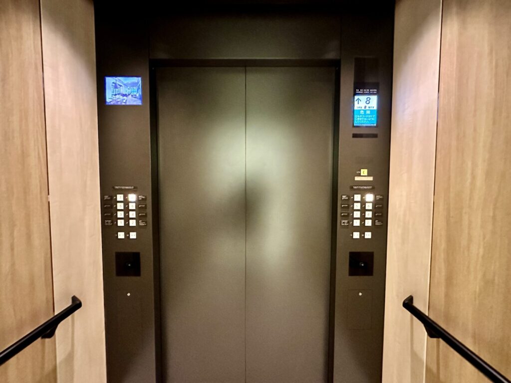 ヒルトン沖縄宮古島リゾート エレベーター内