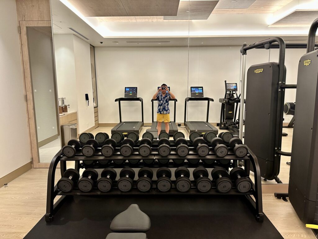 ヒルトン沖縄宮古島リゾート フィットネスジム ダンベル