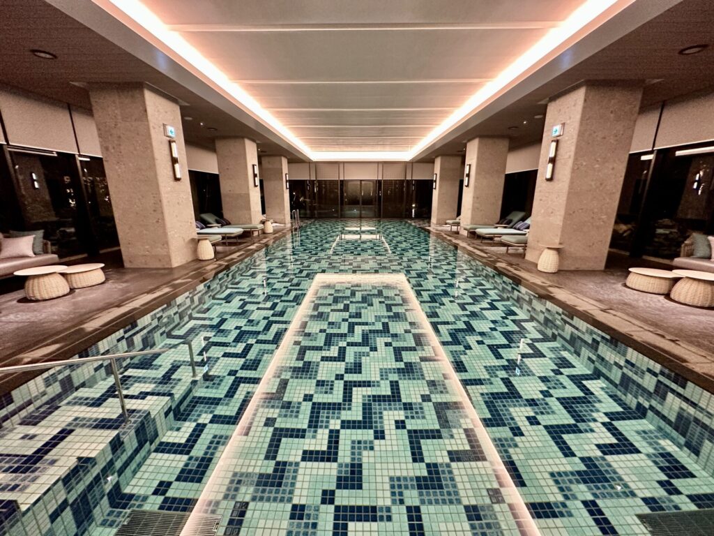 ヒルトン沖縄宮古島リゾート 室内プール