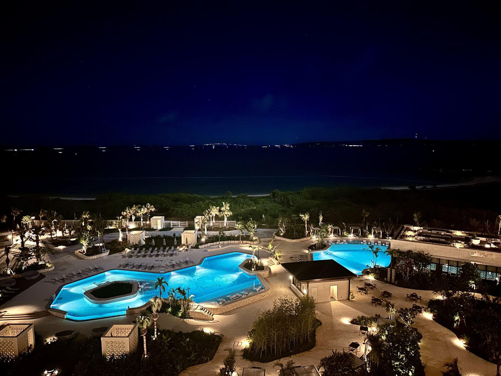 ヒルトン沖縄宮古島リゾート サンセットルームからの眺望 夜